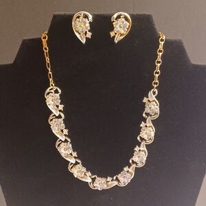 CORO JEWELRY Vintage Aurora Borealis Lovely Crystal Choker Necklace & Earrings